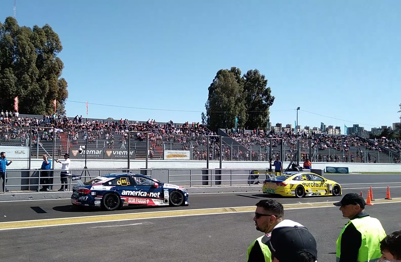 Salas vence corrida principal da Stock Car em Interlagos no seu aniversário